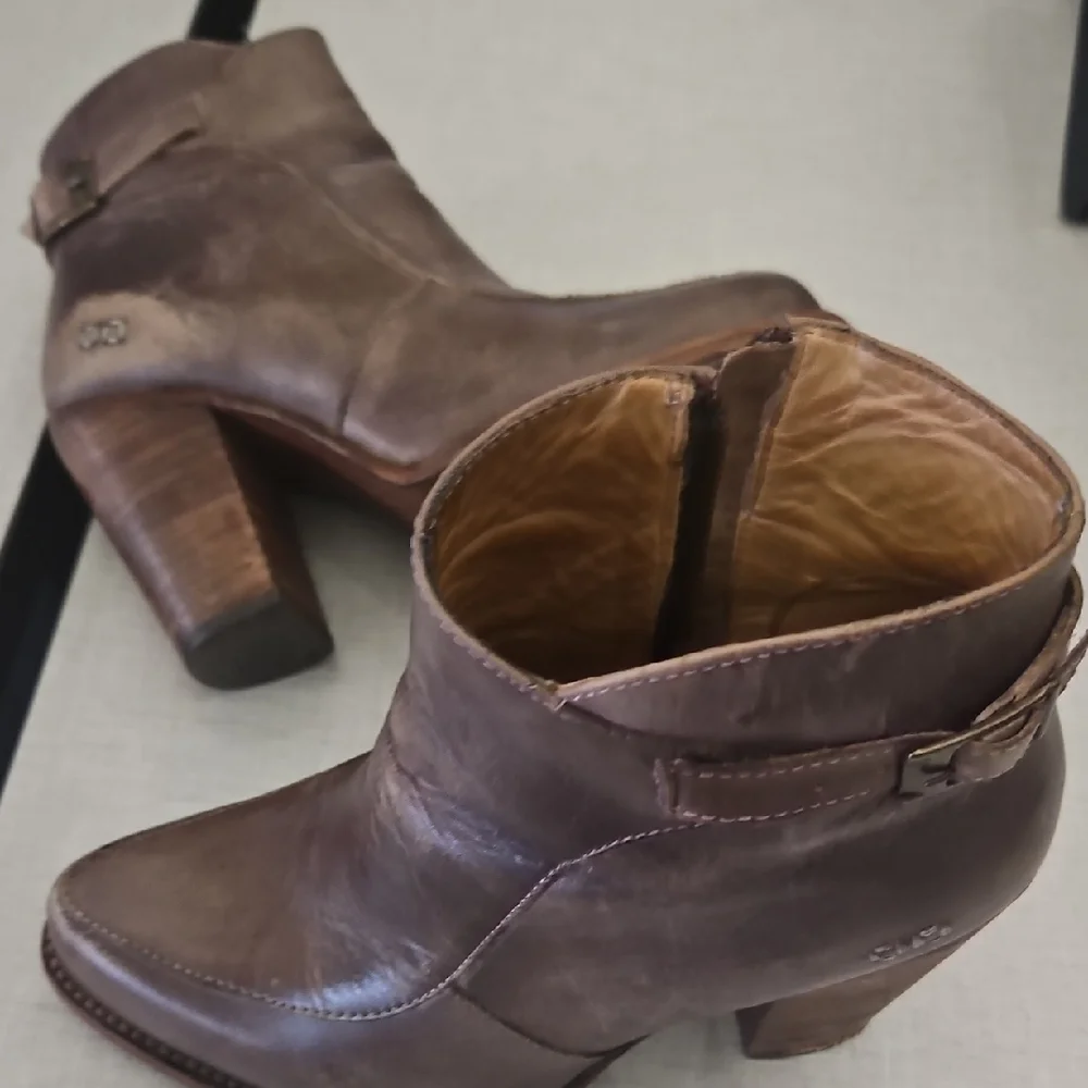 Bed Stu Distressed Brown Ankle Boots - Picture 3 of 8